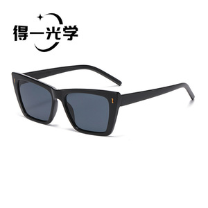 De Yi Optics <b>Square</b> <b>Frame</b> Leopard Print <b>Sunglasses</b> UV400 Women Fashion Sun Protection - Product Image 2