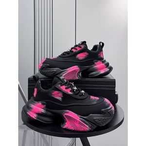 Zapatillas de papá vintage de alta calidad con grafiti para hombre, zapatillas casuales con suela gruesa y aumento de altura oculto, venta al por mayor transfronteriza - Product Image 1