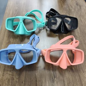 Masque de plongée unisexe 2027 à large champ de vision, léger, avec lentille en verre trempé HD pour la plongée et le snorkeling - Product Image 3