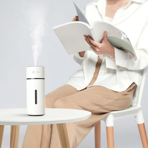 USBミニ加湿器180ml家庭用空気清浄機リードディフューザースティック付きアロマセラピー家庭用エッセンシャルオイルディフューザー - Product Image 1