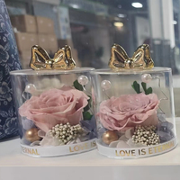 Vente en gros Nouveauté 2026 : Fleurs de roses éternelles en boîte acrylique pour la Saint-Valentin, la Fête des Mères, les cadeaux et la décoration intérieure (en vrac)