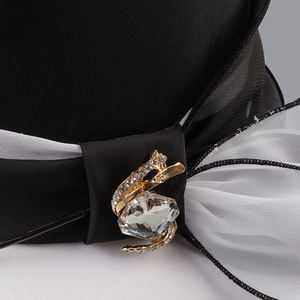 หมวกฟาสซิเนเตอร์สีขาวเบจพรีเมียม สำหรับงานปาร์ตี้ธีม  ตกแต่งด้วยดอกไม้  แบบหนีบผม  เหมาะสำหรับงานพิธีในโบสถ์  สำหรับผู้หญิง - Product Image 6