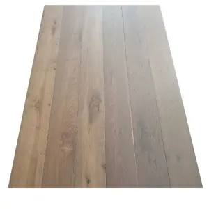 Piso de madeira projetado para decoração interna