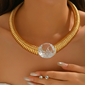 Collar Geométrico Chapado en Oro de Diseño Sencillo y Versátil, Collares con Colgante de Lujo Ligero para Mujer, Joyería al por Mayor - Product Image 5