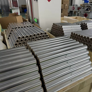 Lámina de Aluminio con Adhesivo de 0.2mm en un Solo Lado, Aislamiento Impermeable de Alta Resistencia para Conductos HVAC, Sellado de Techos, Tamaño Personalizable - Product Image 4