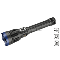 Lampe torche LED rechargeable étanche IP44 de 8000 lumens avec zoom et faisceau réglables pour le camping en plein air