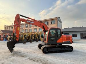 Excavatrice de seconde main Doosan DX140LC de haute performance machine de 14 tonnes pour la construction et les applications minières - Product Image 2