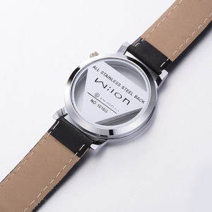 Orologio da Polso da Donna con Quadrante Triangolare Traforato, Design Semplice e Originale, Cinturino in Pelle Bianco e Nero - Product Image 5