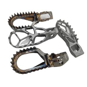 CNC <span class=keywords><strong>Enduro</strong></span> Titane Moto Pédale Repose-pieds Repose-pieds Repose-pieds Pour KTM Husqva <span class=keywords><strong>Gasgas</strong></span> Motocross Dirtbike Dirt bike - Product Image 1