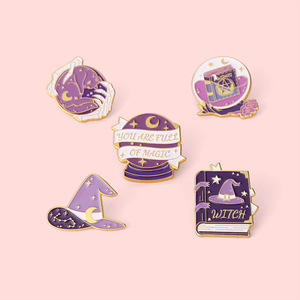 374 esmalte Pin dibujos animados mundo mágico broche hechicera bruja sombrero broche regalo para niños amigos joyería de moda decoraciones - Product Image 5