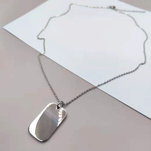 Kalung liontin persegi panjang mini minimalis berlapis emas 18k, polos, dapat diukir pesan/nama pribadi, untuk wanita - Product Image 2
