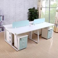 Ensemble bureau et chaise de bureau, poste de travail multi-personnes, bureau d'ordinateur avec écran, bureau pour employés, ensemble de mobilier de bureau