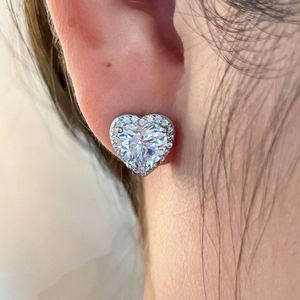 Boucles d'oreilles Dylam de luxe minimalistes, tendance, en argent sterling avec zircon en forme de cœur, bijoux de mariage, boucles d'oreilles en argent sterling avec zircon cubique en forme de cœur - Product Image 6