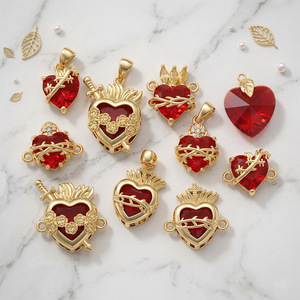 จี้รูปหัวใจศักดิ์สิทธิ์สีแดงโมยามิยะประดับเพชรซิคอน ชุบทอง 18k พร้อมสร้อยคอ สร้อยข้อมือ ต่างหู และเครื่องประดับ - Product Image 1
