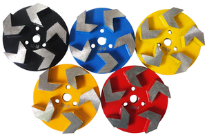 Disque de meulage diamanté 3 pouces 5 flèches avec 3 trous pour meuleuse à béton CPS Disque de meulage diamanté pour sol en béton - Product Image 2