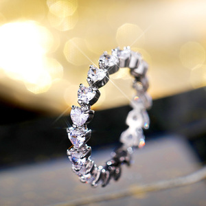 Anello con Design a Cuore a Fascia Intera, Anello Semplice da Dito per Donne - Product Image 2