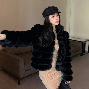 Cappotto Corto Slim in <span class=keywords><strong>Pelliccia</strong></span> Sintetica da Donna, Modello Rich Girl, Inverno 2026, Eco-Friendly, Imitazione Zibellino e <span class=keywords><strong>Pelliccia</strong></span> di Coniglio. Maglione a collo alto in <span class=keywords><strong>pelliccia</strong></span> spessa. Elegante - Product Image 3