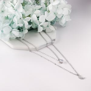 Collar con Colgante de Doble Cadena de Acero Inoxidable Chapado en Oro de 18k, Diseño Exquisito y Popular con un Toque de Diamante Lunar - Product Image 4