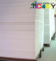 Prix de gros Forex Panneau de mousse en PVC blanc 4x8 Sintra 1-30mm Panneau de PVC pour armoires 1220x2440mm