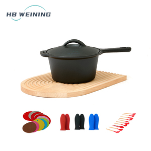 Casserole en fonte <span class=keywords><strong>de</strong></span> 2 litres avec couvercle, petite marmite en fonte compatible avec toutes les plaques <span class=keywords><strong>de</strong></span> <span class=keywords><strong>cuisson</strong></span>, ustensile <span class=keywords><strong>de</strong></span> cuisine pour pâtes, sauces, soupes, lait - Product Image 1