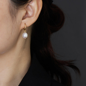 MW Disponibili Orecchini a Clip in <span class=keywords><strong>Argento</strong></span> <span class=keywords><strong>925</strong></span> Placcato Oro 18K con Perle Barocche Irregolari d'Acqua Dolce, Gioielli da Donna all'Ingrosso - Product Image 2