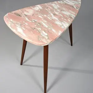 豪華なピンクの大理石のコーヒーテーブルは、スチールベースのノルウェーのバラの大理石のテーブルトップをカスタマイズします
