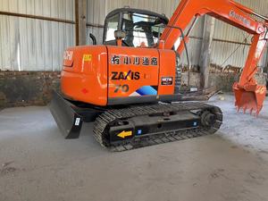 Mini excavatrice d'occasion Hitachi ZX70 7 tonnes pelleteuse trators d'occasion - Product Image 2