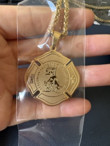Yiwu Aceon Badge en acier inoxydable pompier Logo forme gravure <span class=keywords><strong>Saint</strong></span> médaille gravé protection <span class=keywords><strong>Saint</strong></span> Florian croix pendentif - Product Image 5