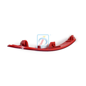 Piezas de plástico rojo, luces reflectoras de parachoques trasero, luces laterales 61617360871 61617360872 para <span class=keywords><strong>BMW</strong></span> <span class=keywords><strong>F46</strong></span> 2 Series - Product Image 2
