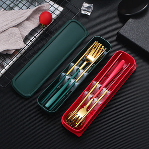 Juego de Cubiertos Portátiles de Acero Inoxidable 304, Estilo Coreano, Tres Piezas con Tapa, Juego de Utensilios para Viajes, Campamentos y Actividades al Aire Libre - Product Image 1