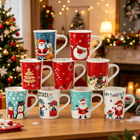 Lots de tasses à café en céramique hautes et festives sur le thème de Noël personnalisé pour l'achat commercial B2B auprès de fournisseurs