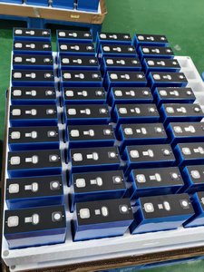 3.2V 150Ah LiFePO4 Prismatic Battery Cell Grade a Deep Cycle Lithium Battery for DIY Home Solar Energy Storage System - Product Image 3