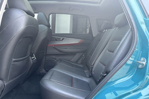 Chery Tiggo 7 Dynamic Edition 2020 1.5T CVT 5 portes 5 places SUV 156 ch Moteur turbo Sièges en cuir foncé Gauche Toit ouvrant panoramique R18 - Product Image 6