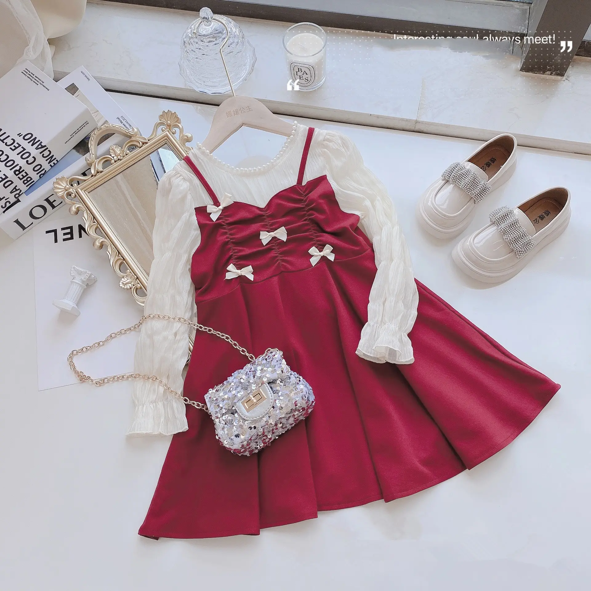 डिजाइनरों लड़कियों पोशाक 2022 वसंत शरद ऋतु लंबी आस्तीन दौर मनका गर्दन Ruffles धनुष स्कर्ट ठोस रंग थोक बच्चों फ्रॉक