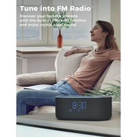Dualer Wecker Tischuhr Modernes Design Digital FM-Radio für Drahtlose Technologie Schnelles Kabelloses Laden für Verbraucher