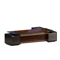 Bureau de direction avec hub d'alimentation intégré, texture bois de palisandre, table de direction, espace de travail professionnel