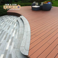 Revêtement de terrasse en WPC ignifuge B1, revêtement de sol extérieur anti-fissures, surface gaufrée à grain de bois, rectangle, installation rapide, design graphique