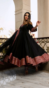 Buy Hina Black And Maroon Cotton <b>Silk</b> Anarkali With <b>Organza</b> Lace Work Dupatta Set Solid Pattern Cotton <b>Silk</b> Anarkali Set - Product Image 2