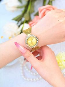 Reloj de Cuarzo de Aleación de Alta Gama para Mujer, Ligero, Elegante, Esfera Pequeña de 32 mm, Diseño Simple y Exquisito - Product Image 6