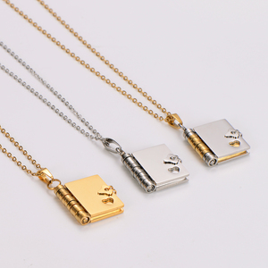 Ciondolo con ciondolo in acciaio inossidabile con ciondolo a libro con ciondolo a forma <span class=keywords><strong>di</strong></span> ragazza <span class=keywords><strong>di</strong></span> moda inciso su misura - Product Image 3
