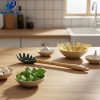 Ustensile de cuisine écologique de style rétro en silicone de qualité alimentaire, pour servir les spaghettis et les pâtes, avec manche en bois, pour la cuisine à domicile