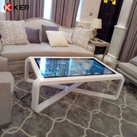 Table tactile publicitaire intérieure de 43 pouces avec écran capacitif et recharge sans fil pour téléphone