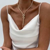 Nouvel arrivage de collier à chaîne de serpent plat à la mode Collier tendance à long pompon torsadé