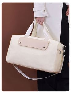 Sac de sport unisexe personnalisé avec logo, pour les voyages courts, avec séparation humide/sec, sac de sport imperméable avec compartiment à chaussures - Product Image 6