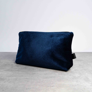 Sac cosmétique de luxe en velours marron pour femme, certifié ISO BSCI, avec fermeture éclair, couleur et logo personnalisables pour un rangement pratique des cosmétiques - Product Image 2