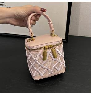 Bolsos de mujer Fabricante Bolsos de cubo cuadrado Personalizado de alta calidad Vintage Mini Chic Diseño de lujo Mujeres Señoras Bolsos de hombro - Product Image 2