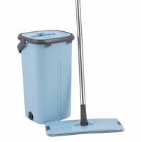 Ensemble de serpillière plate mains libres avec manche télescopique en acier inoxydable, tampon en microfibre et seau à essorage pour le nettoyage des sols en bois dur, carrelage et marbre