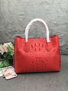 Vente en gros de sacs à main en cuir véritable 100% - Noir - Sac fourre-tout en cuir de crocodile 100% pour femmes - Fournisseur de sacs en cuir de haute qualité pour femmes - Product Image 6