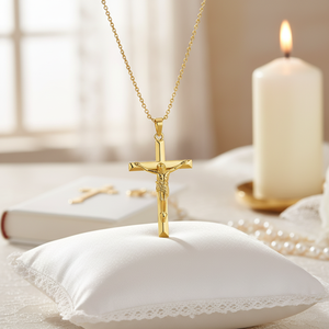 Ciondolo croce d'oro con Cristo ideale per il primo Comunion - Product Image 3