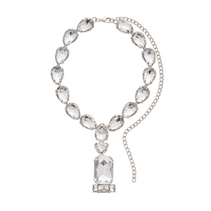 Collier européen américain haut de gamme de luxe <span class=keywords><strong>Pendentif</strong></span> géométrique en diamant incrusté de gouttes <span class=keywords><strong>d</strong></span>'<span class=keywords><strong>eau</strong></span> Personnalité exagérée Clavicule à la mode - Product Image 5